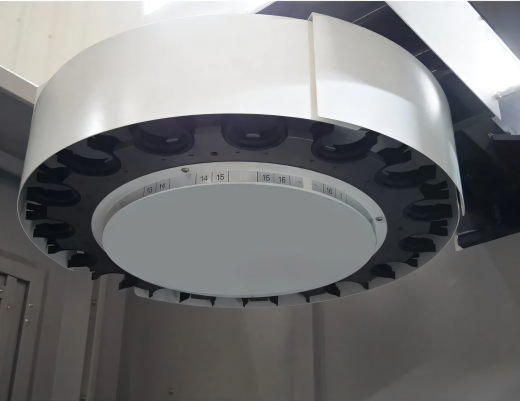 Вертикально-фрезерный станок с ЧПУ  RCM XH7136