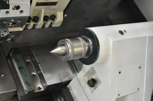 Токарный обрабатывающий центр с ЧПУ RCM BR570